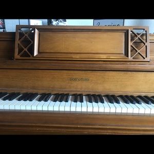 Story and Clark piano